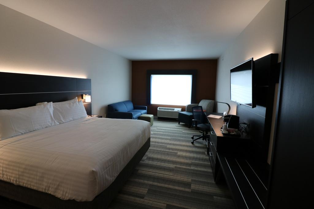 Holiday Inn Express & Suites - Coffeyville By Ihg Exterior foto